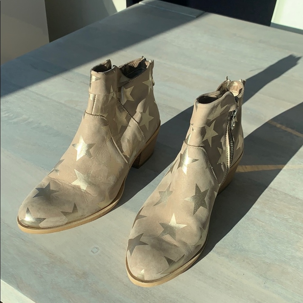 Star boots
